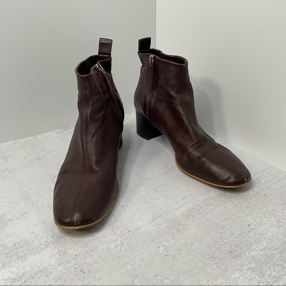 Everlane Day Boot in burgundy